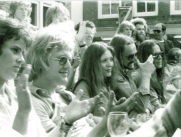 Bestand:Klappen voor de mug braderie 1975.jpg