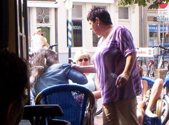 Bestand:Jim krijgt op z'n mieter.jpeg